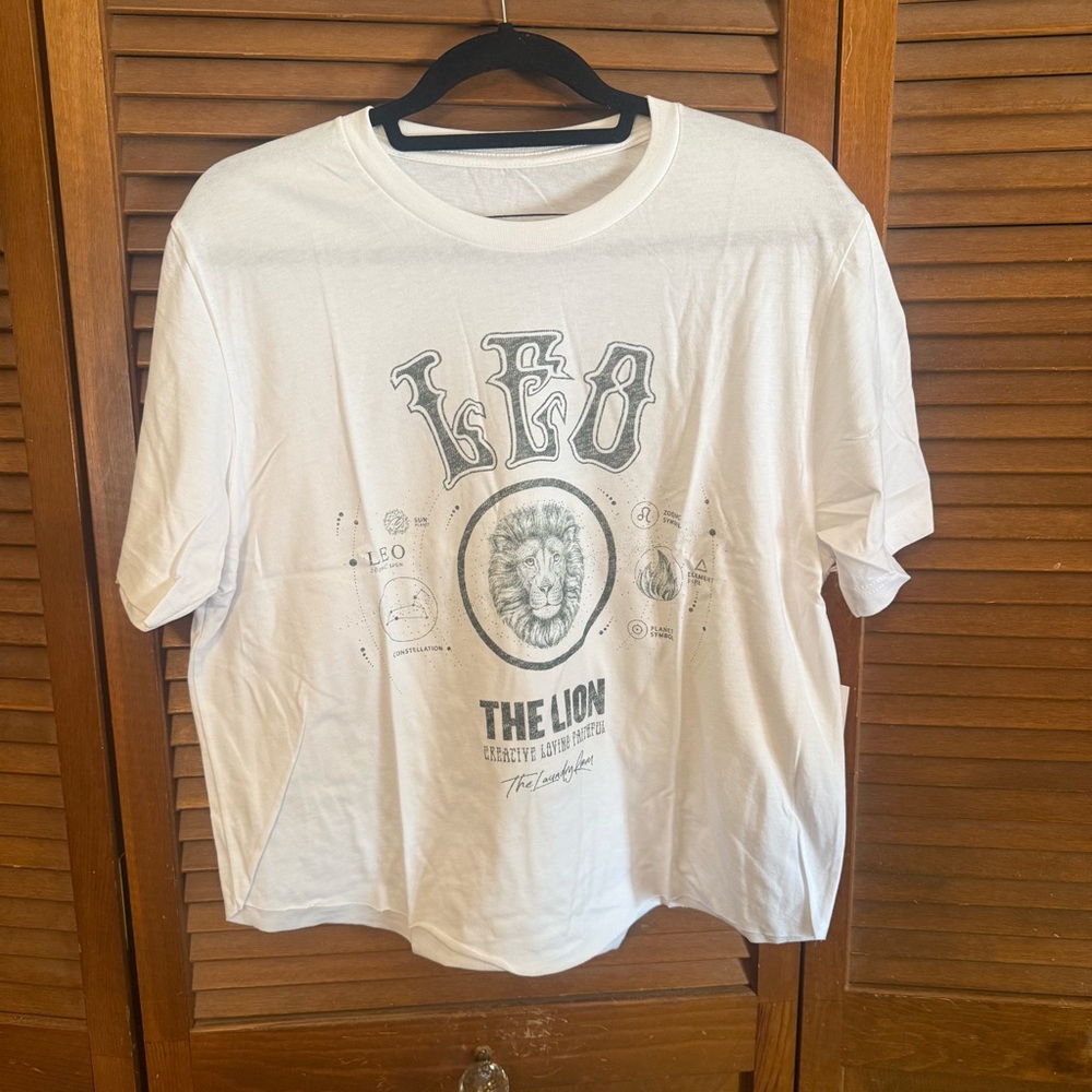 The Laundry Room Leo White Graphic Tee
